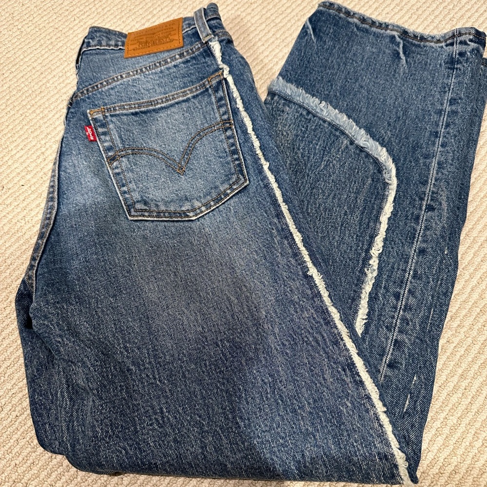 Unique stitching Levi’s